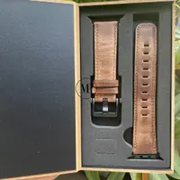 在飛比找蝦皮購物優惠-[帶盒] 復古真皮錶帶適用於 Apple Watch Ser