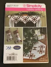 Simplicity Pattern 3977 Holiday Quilting Stocking, Tree Skirt, Mantel Uncut FF