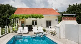 Villa with pool near Split