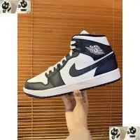 在飛比找Yahoo!奇摩拍賣優惠-S.G Air Jordan 1 Mid Obsidian 