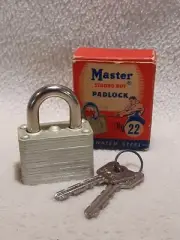NEW Master Strong Boy Padlock #22 Laminated Steel 2 Keys W Box SHIPS FREE