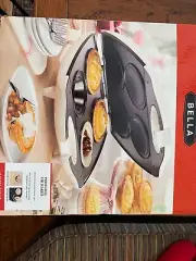 Bella Mini Personal Pie maker-----New in Box. Awaiting your fun!!!!