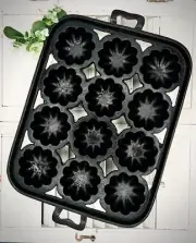 Vintage Cast Iron 12 Muffin Turk’s Head Pan