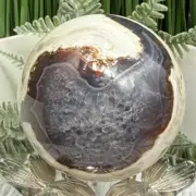 Volcanic Agate Quartz Sphere UV Reactive Crystal Ball 296g 61mm