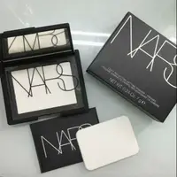 在飛比找蝦皮購物優惠-Nars 裸光蜜粉餅~透明色號