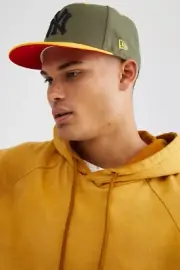 New Era x Jae Tips UO New York Yankees Hat 50 Years Olive Yellow Red - 7 3/8 NWT