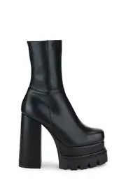 [Lamoda] Undeniable Platform Boots