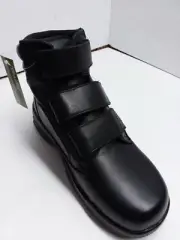 New Apex Men's hi top shoes model B4200M size 7 medium black 3 straps