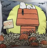 Peanuts~Snoopy on Doghouse in Pumpkin Patch~HALLOWEEN Pillow~18”X18”~NEW~FAST SH