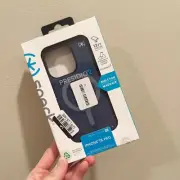Speck Presidio2 Grip Case with MagSafe for Apple iPhone 15 Pro, Black BRAND NEW!