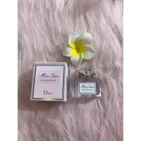 在飛比找蝦皮購物優惠-Miss Dior 花漾迪奧女性淡香水 5ml 小香
