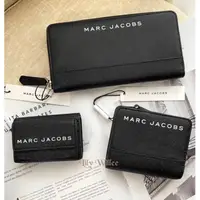 在飛比找蝦皮購物優惠-🇺🇸MARC JACOBS 白色LOGO防刮皮革釦式短夾/ㄇ