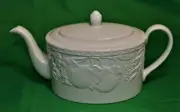 New FRANCISCAN ABBEY COUNTRY FAYRE England White Embossed FRUITS 4 Cup Teapot