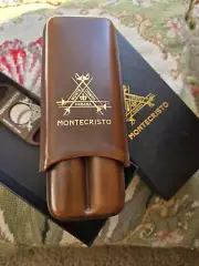 Montecristo Habana 2 Cigar Leather Travel Case With CUTTER