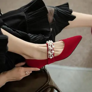 一字扣帶平底尖頭淺口單鞋法式珍珠女鞋子紅色新娘鞋婚鞋平時可穿