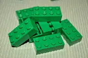 (8) 2x4 Green Standard Bricks ~ Lego ~ NEW ~ Castle