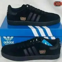 在飛比找蝦皮購物優惠-愛迪達 Putih HITAM Adidas Questar