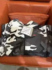 Brand New Supreme Windstopper Zip Up Hooded Sweatshirt Snow Camo FW20 Large L