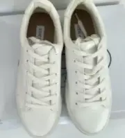 New with box Steve Madden Women’s Bertie Sneaker White Size 6.5M
