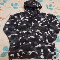 在飛比找蝦皮購物優惠-A BATHING APE BAPE 夜光衝鋒衣