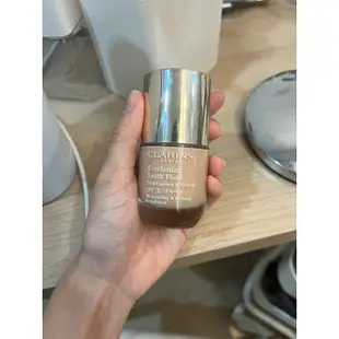 Clarins 克蘭詩 超持久逆時光粉底乳