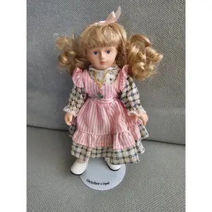 Russ Berrie Porcelain Doll Of The Month December 十月 陶瓷娃娃 收藏