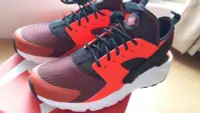 在飛比找Yahoo!奇摩拍賣優惠-全新 NIKE AIR HUARACHE RUN ULTRA