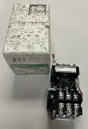 GENERAL ELECTRIC,CR306C002,MAGNETIC STARTER SIZE 1 27A 600V NEW