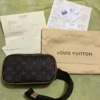 在飛比找蝦皮購物優惠-已售出！ LOUIS VUITTON M51870 LV 胸