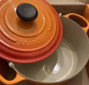 LE CREUSET Round Dutch Oven FLAME/Orange #24 NIB