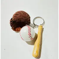 在飛比找蝦皮購物優惠-棒球套組造型吊飾 迷你寫實版鑰匙圈 棒球迷必備 球棒➕棒球➕