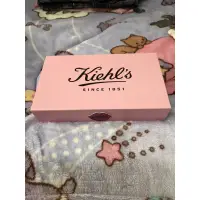 在飛比找蝦皮購物優惠-二手 限量 契爾氏 Kiehl’s 粉紅色 紙盒 磁吸式 戒