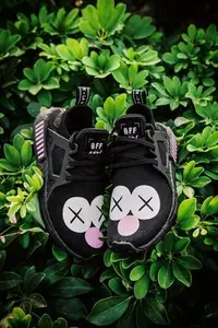 在飛比找Yahoo!奇摩拍賣優惠-KAWS x Adidas NMD XR1 Boost 系列