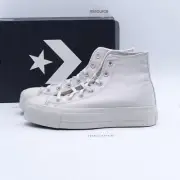 Size 8.5 Women's Converse Chuck Taylor All Star Lift Platform Sneakers A05975C