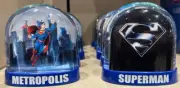 WARNER BROS. STUDIOS TOUR DC UNIVERSE SUPERMAN SNOW GLOBE BATMAN SNOW GLOBE