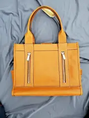 MICHAEL KORS AVIATOR TOTE New With Tags Great condition.