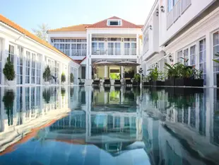 白色精品飯店公寓White Boutique Hotel & Residences