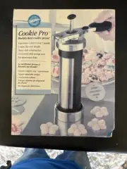 Wilton Cookie Pro Cookie Press With 10 Discs With Box
