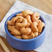 Regal Large Roasted Unsalted Cashews 5 lb. WS-999CARNSLG5