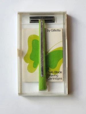 Vintage Gillette LADY TRAC II RAZOR NOS In Case with 5 Twin Blade Cartridges