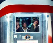 APOLLO 14 ASTRONAUTS IN THE MOBILE QUARANTINE FACILITY 8X10 NASA PHOTO (ZZ-195)