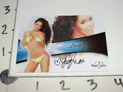 2013 BENCHWARMER Lucy CLARKE #25 Bubblegum Autograph Cairns Taipans cheerleader