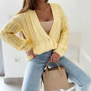 V領黃色休閑麻花針織sweater毛衣