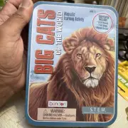 BIG CATS OF THE WORLD S.T.E.M. Learning Magnetic Tin **Sealed**