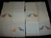 VINTAGE 4 PIECE TABLE CLOTH NAPKINS SET SIZE 13 " INCH SQUARE FIGURAL EMBROIDERY
