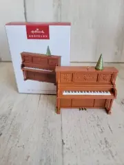 Hallmark Go Tell It on the Mountain magic ornament Xmas piano