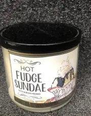 Bath And Body Works Candle Hot Fudge Sundae 3 Wick Scented NEW 14.5 oz