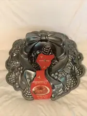 Christmas Nordic Ware Holiday Wreath Bundt Pan