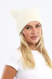 White Fluffy Beanie - Size ONE, Women's Hats