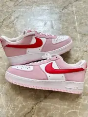 Nike Air Force 1 '07 QS 'Love Letter' Size 9.5 Valentine's Day Hearts Pink Red